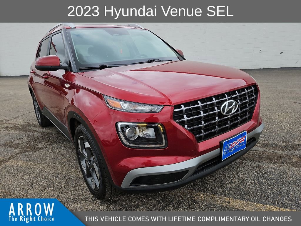 Used 2023 Hyundai Venue SEL w/ Cargo Package image 2