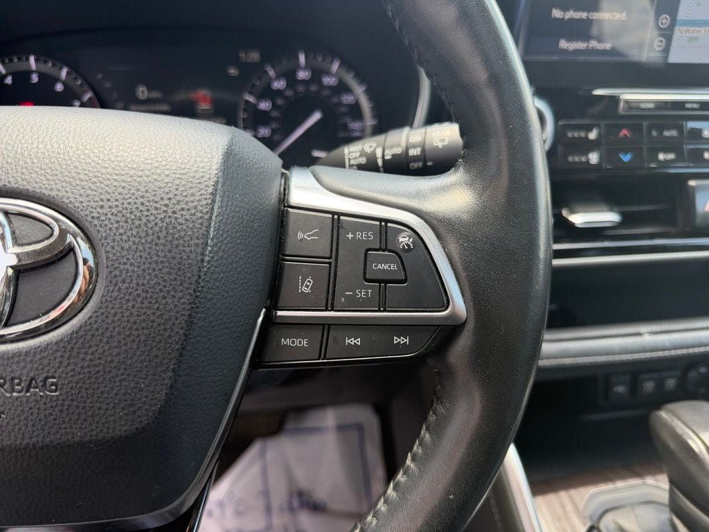Used 2020 Toyota Highlander Platinum AWD/4WD image 17