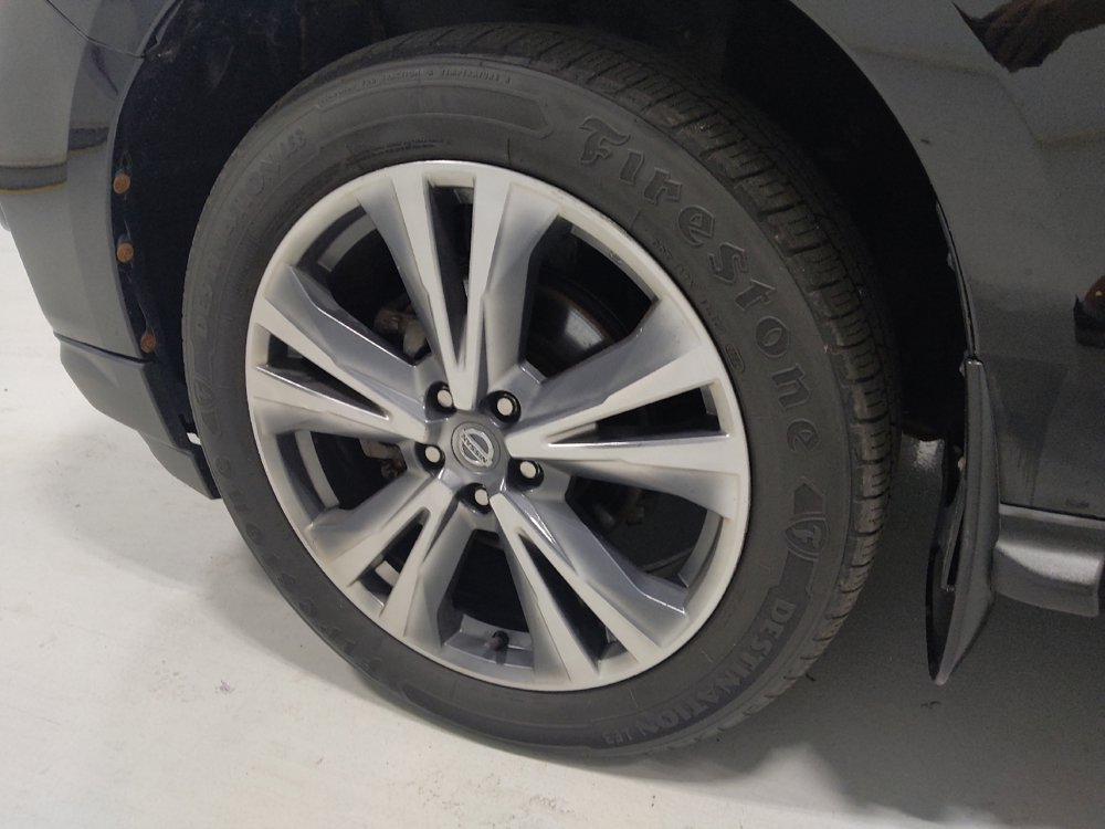 Used 2020 Nissan Pathfinder Platinum AWD/4WD image 31