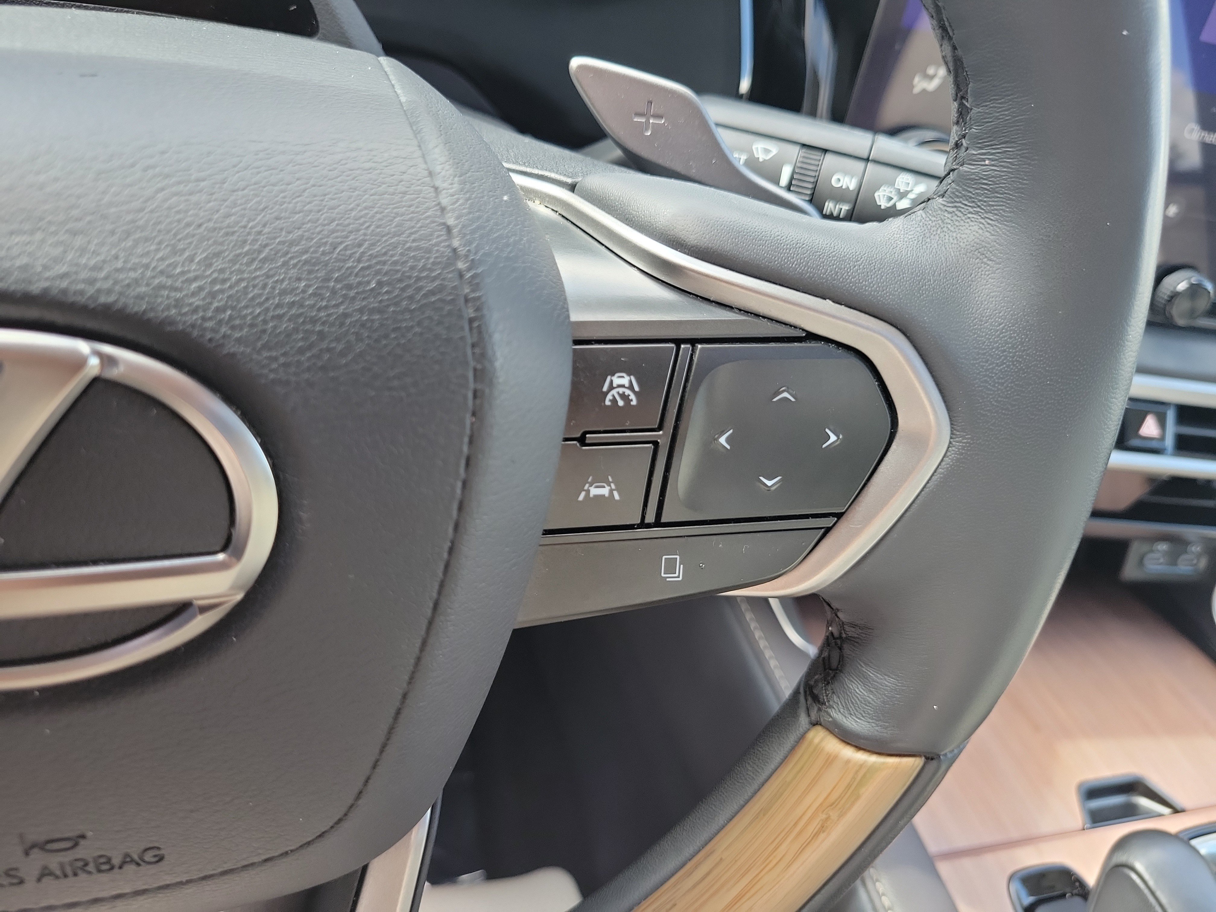 Used 2023 Lexus RX 350 FWD w/ Cold Area Package image 32