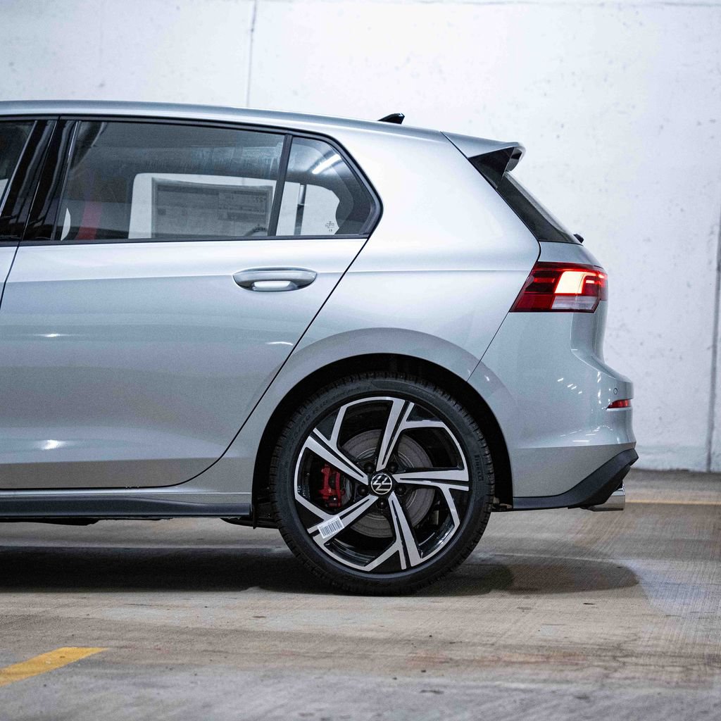 New 2026 Volkswagen GTI SE FWD image 4