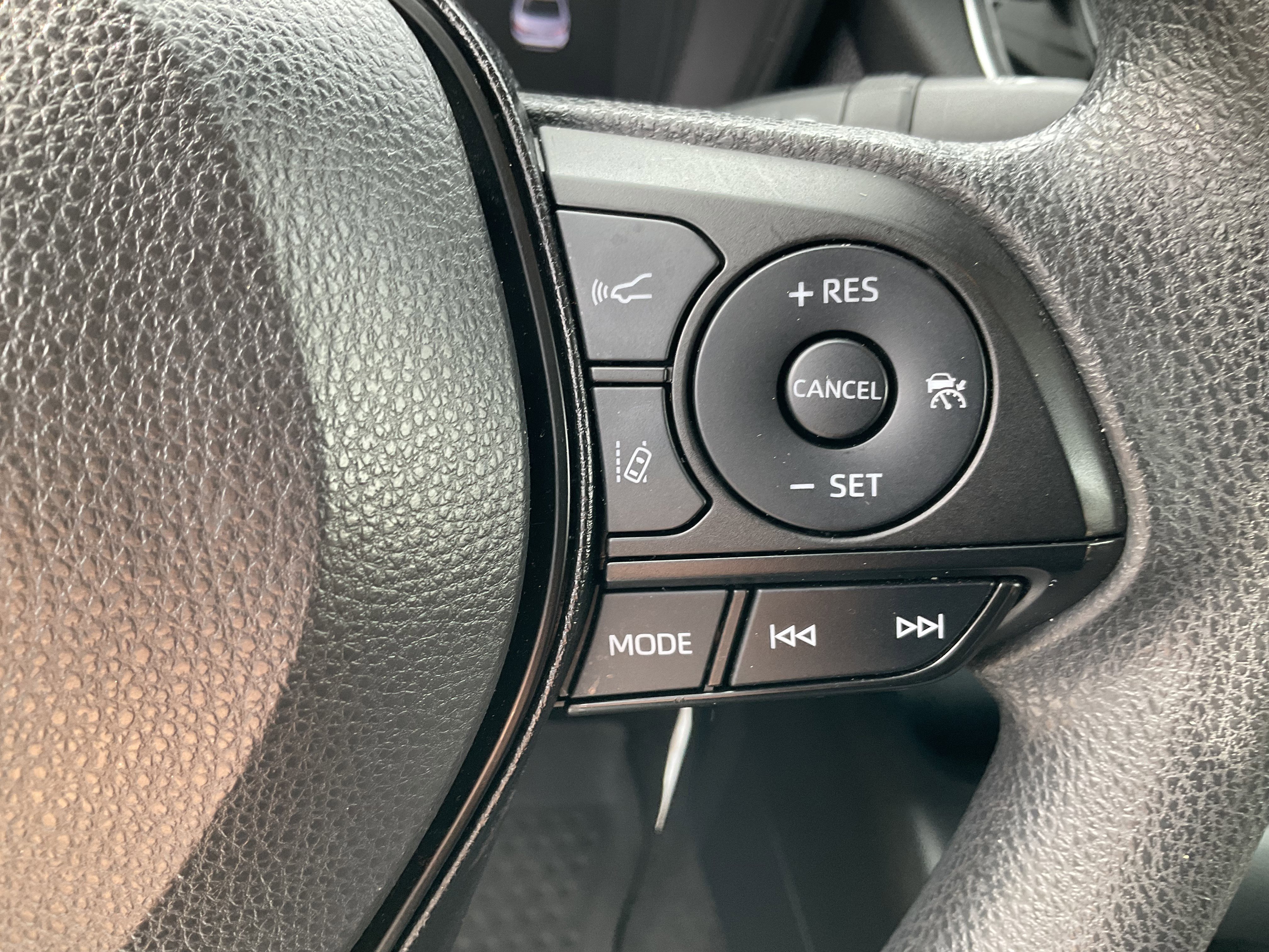Used 2022 Toyota Corolla LE FWD image 30