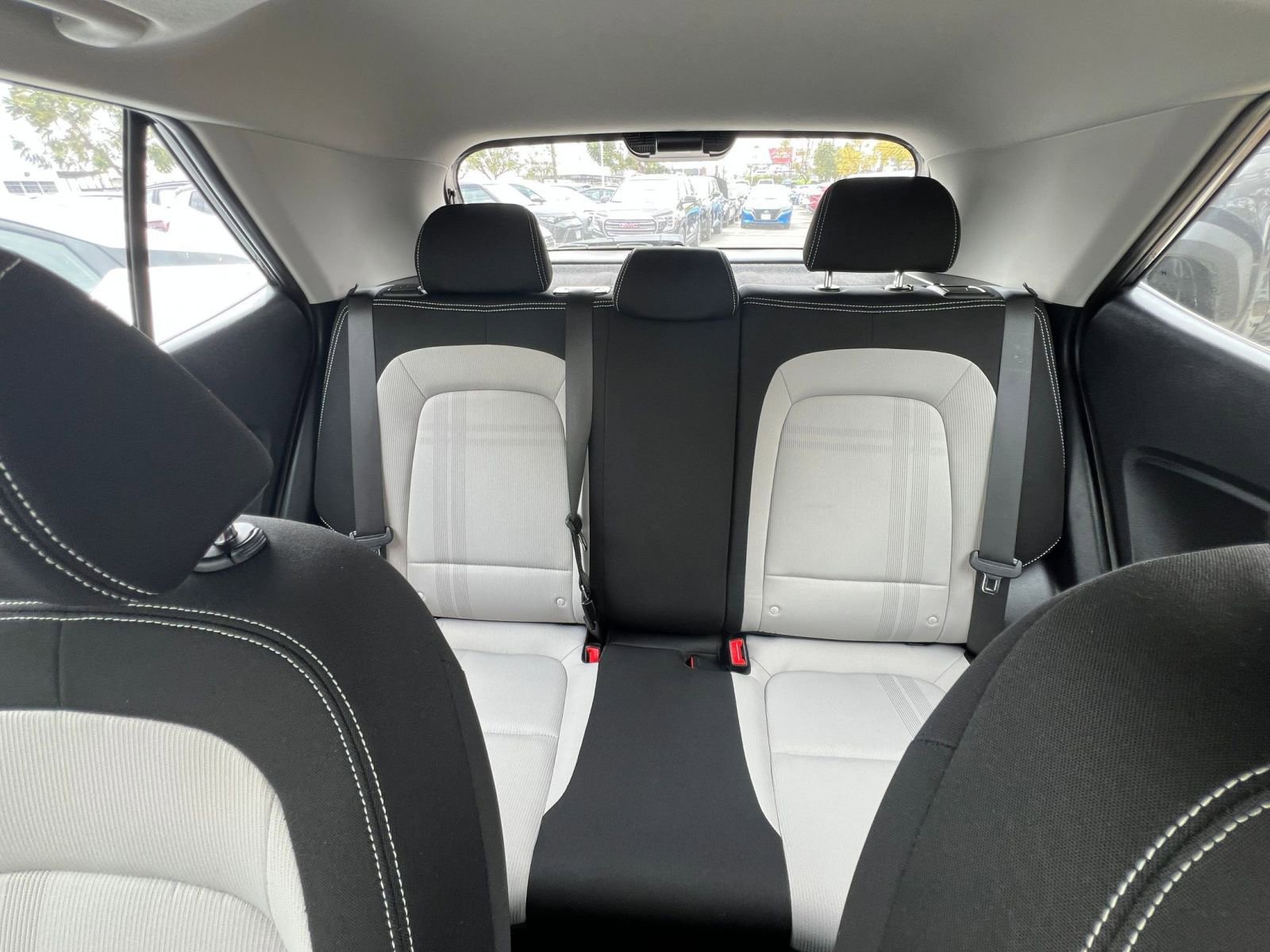 Used 2025 Hyundai Venue SEL FWD image 43