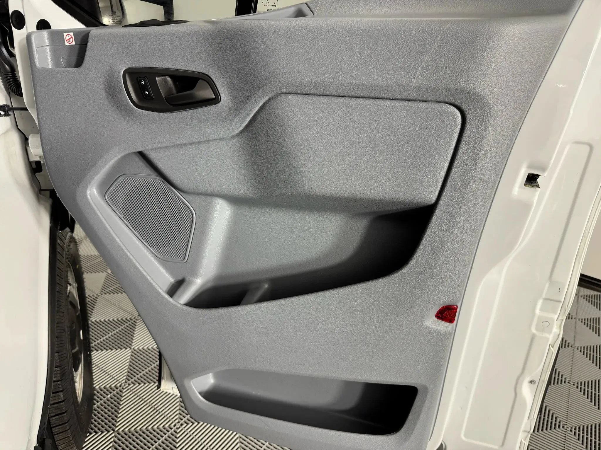 Used 2019 Ford Transit 250 148 Low Roof RWD image 32