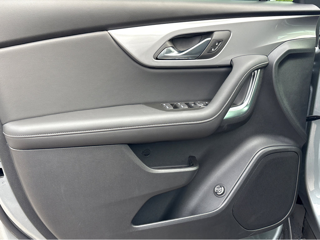 New 2026 Chevrolet Blazer LT w/ LPO, Black Sport Package FWD image 20