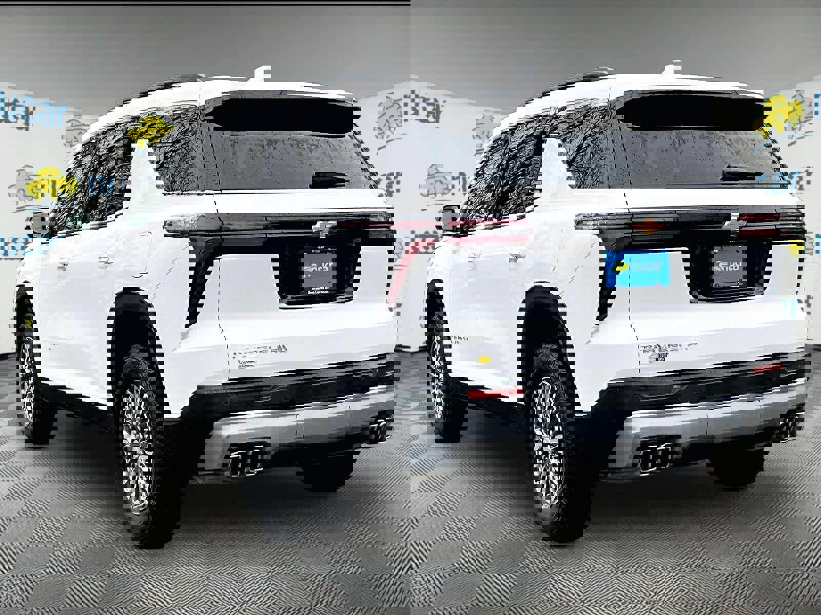 Used 2026 Chevrolet Traverse LT image 4