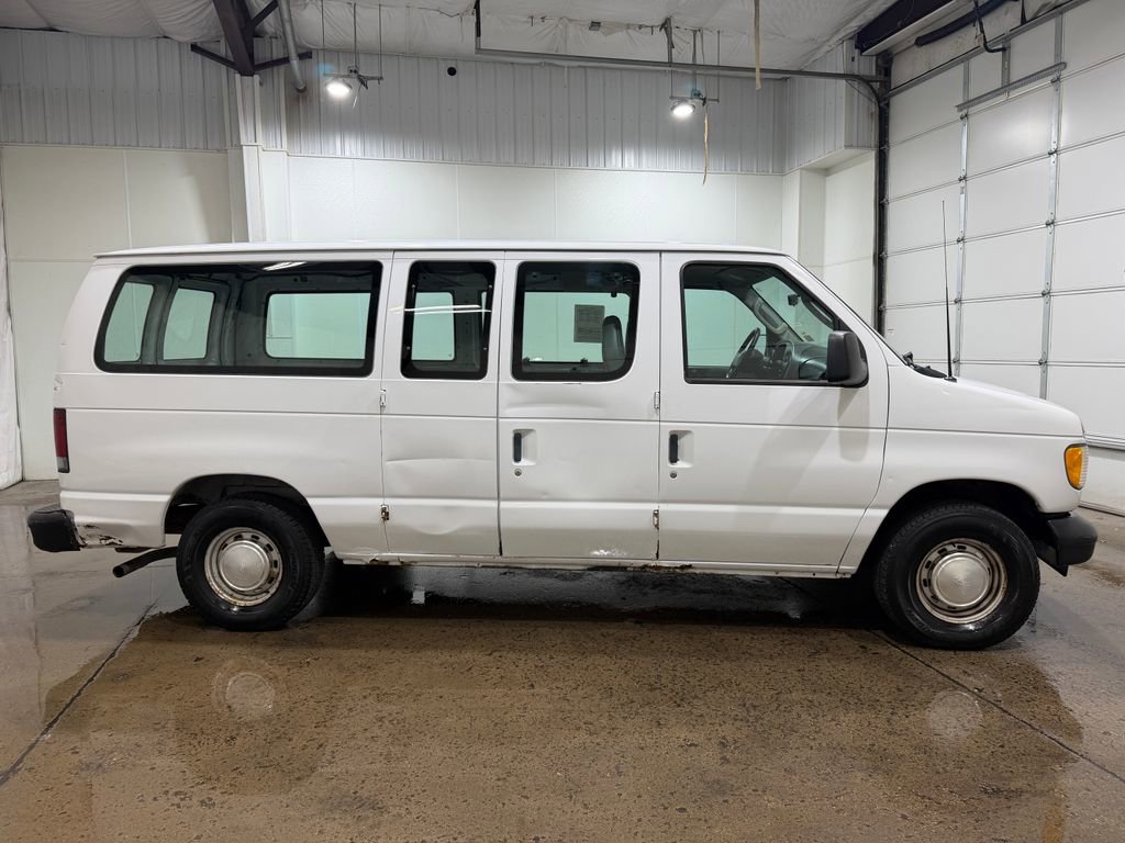 Used 2003 Ford E-150 and Econoline 150 RWD image 5