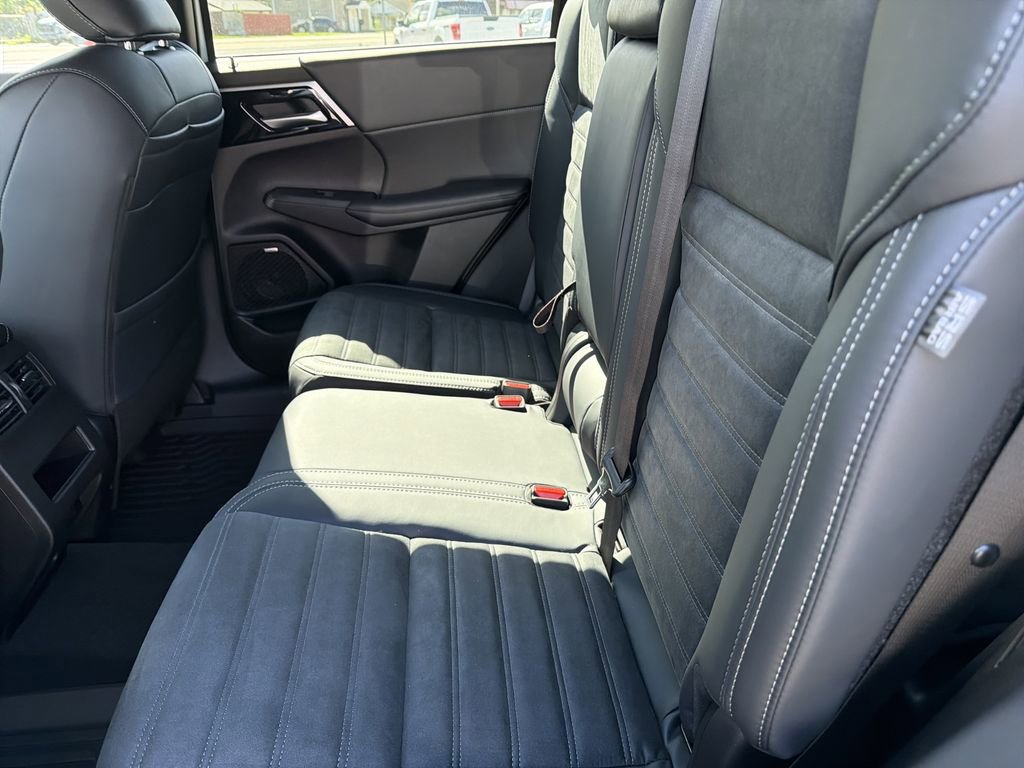 New 2026 Mitsubishi Outlander LE AWD/4WD image 13
