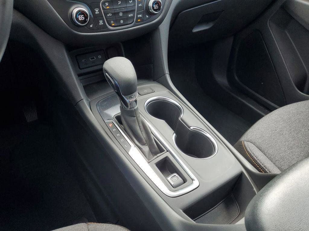 Used 2024 Chevrolet Equinox LT FWD image 18