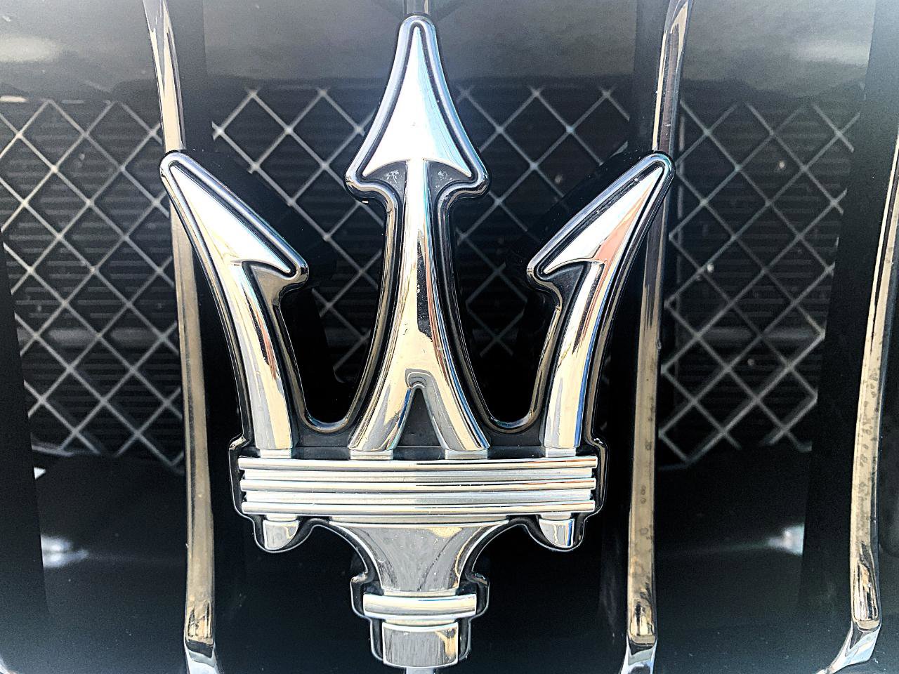 Used 2015 Maserati Ghibli RWD image 51