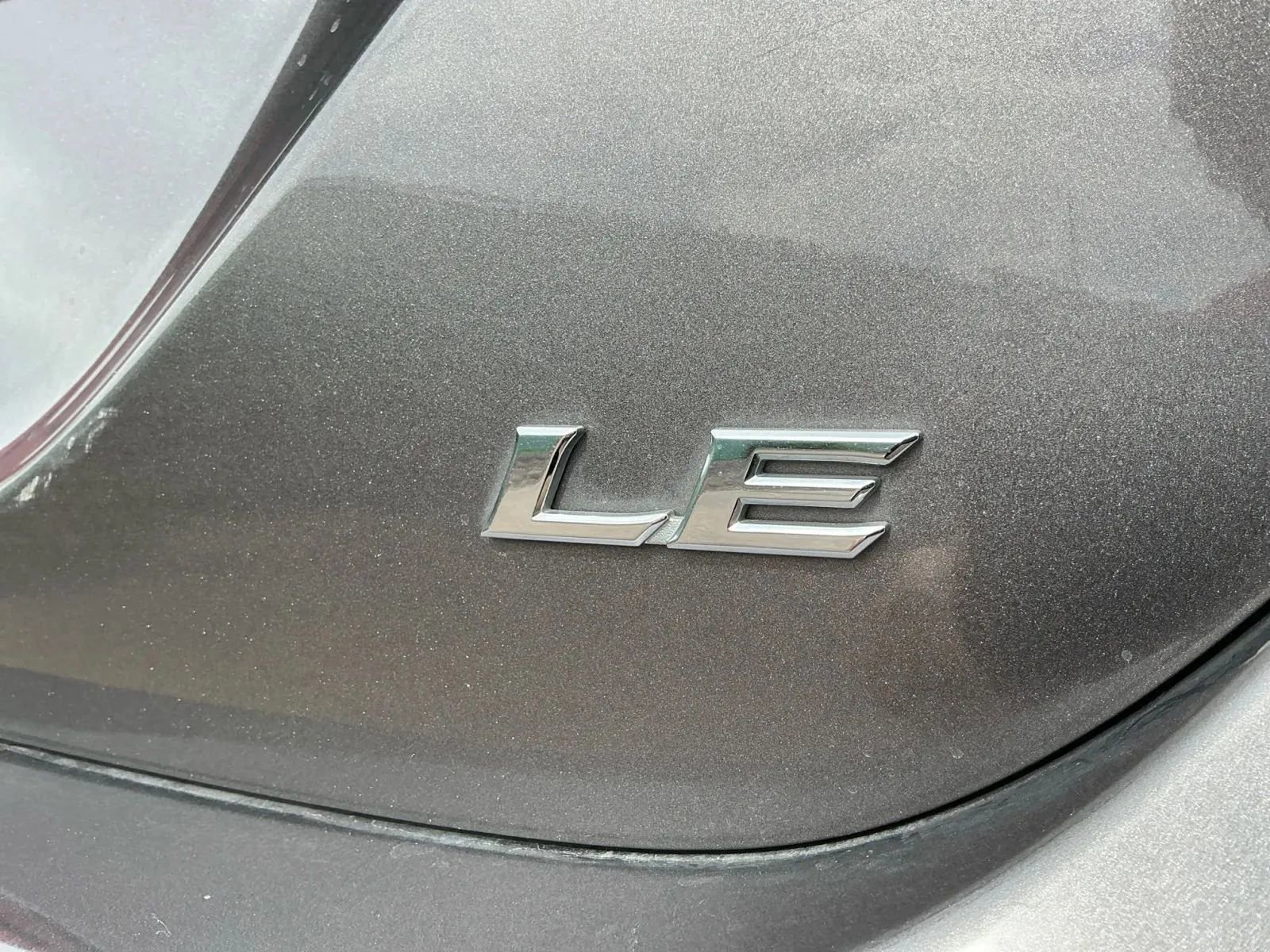 Used 2020 Toyota Camry LE w/ Carpet Mat Package image 18