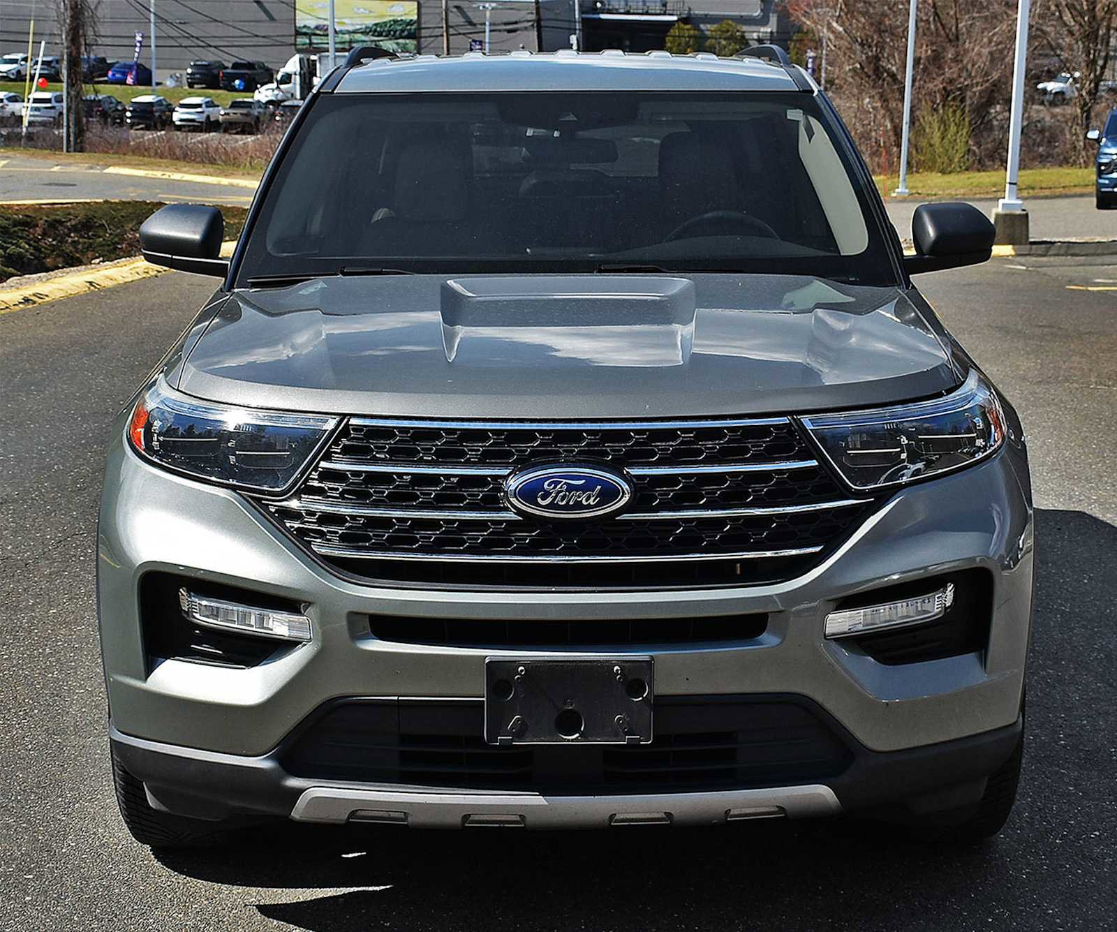 Used 2020 Ford Explorer XLT w/ Equipment Group 202A image 5