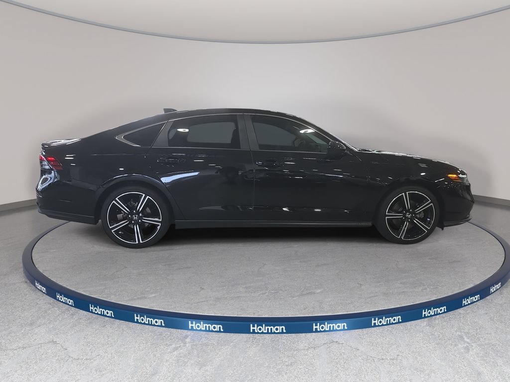 Used 2025 Honda Accord Sport image 5