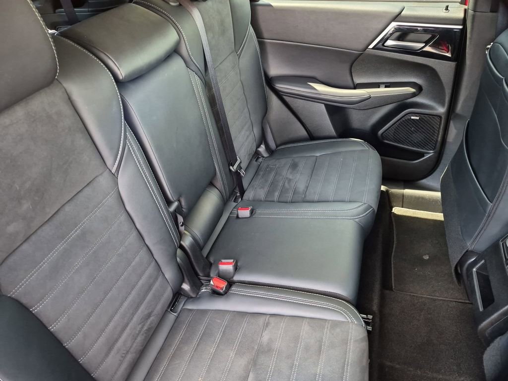 Used 2025 Mitsubishi Outlander SE AWD/4WD image 31