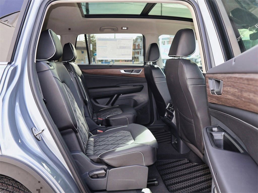 New 2026 Volkswagen Atlas SEL Premium R-Line image 34