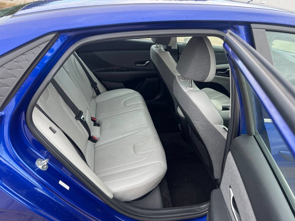 Used 2024 Hyundai Elantra Limited FWD image 17