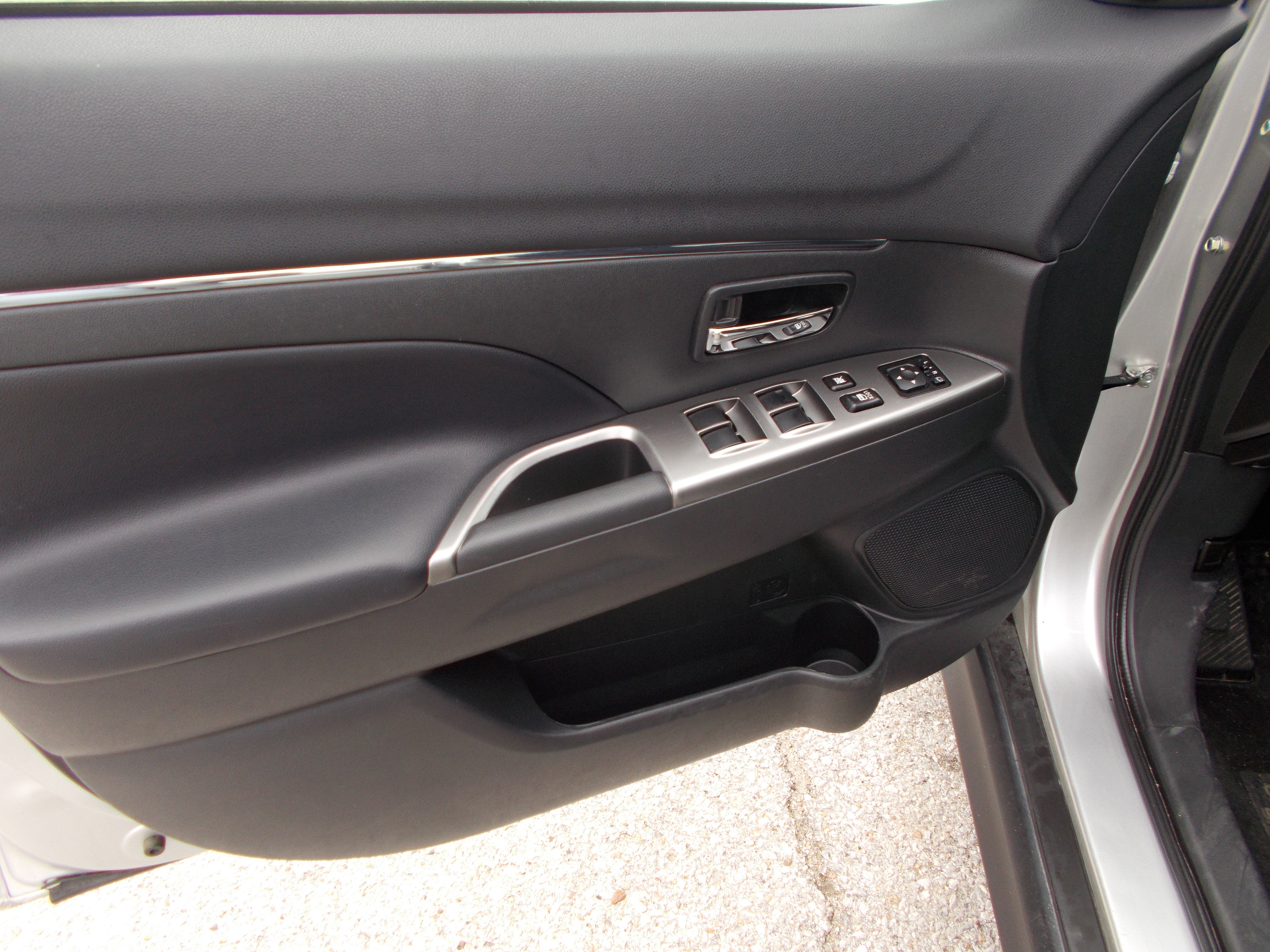 Used 2024 Mitsubishi Outlander Sport SE AWD/4WD image 18