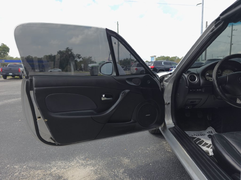 Used 2003 MAZDA MX-5 Miata RWD image 11