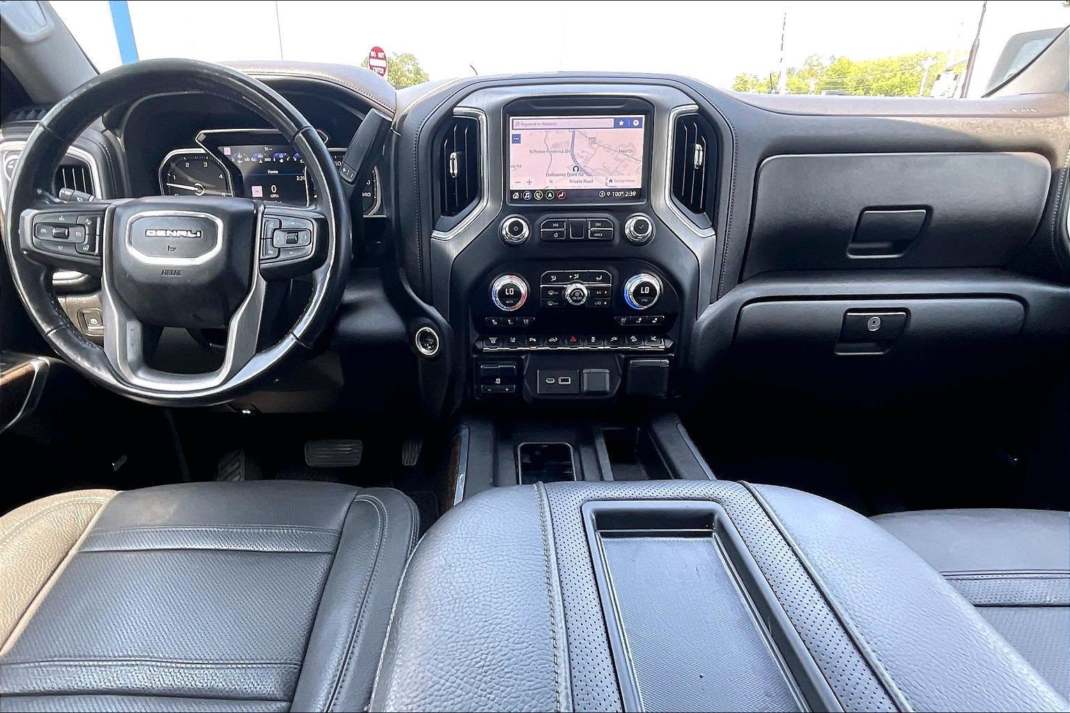 Used 2021 GMC Sierra 3500 Denali w/ Denali Ultimate Package AWD/4WD image 14
