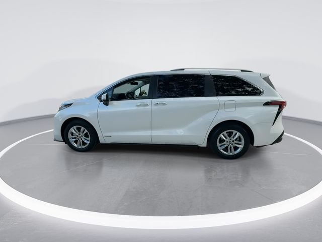 Used 2021 Toyota Sienna Limited FWD image 5