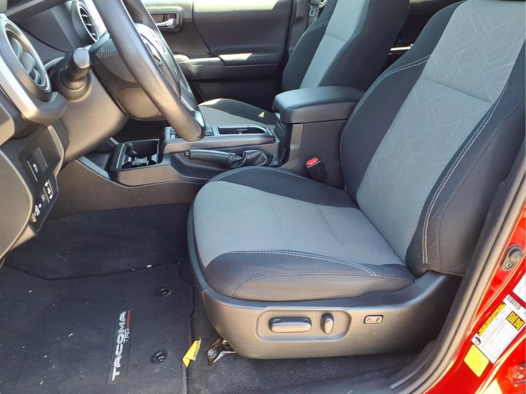 Used 2022 Toyota Tacoma TRD Off-Road w/ Technology Package image 12