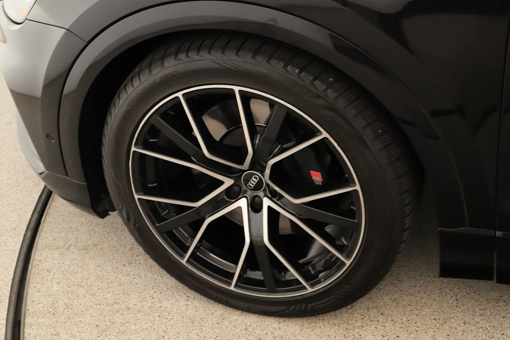 Certified 2021 Audi SQ8 Premium Plus w/ SQ8 Black Optic Package image 32