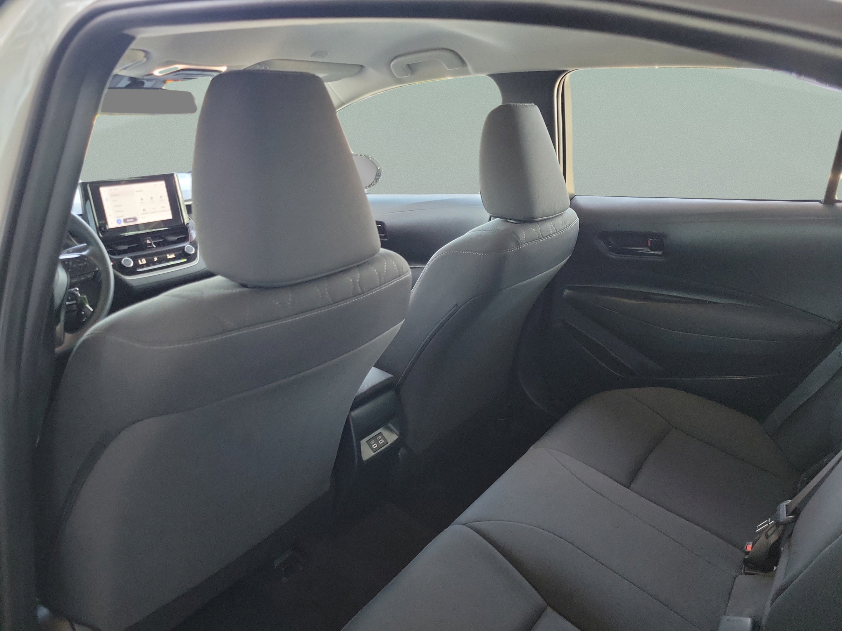 Used 2025 Toyota Corolla LE FWD image 24