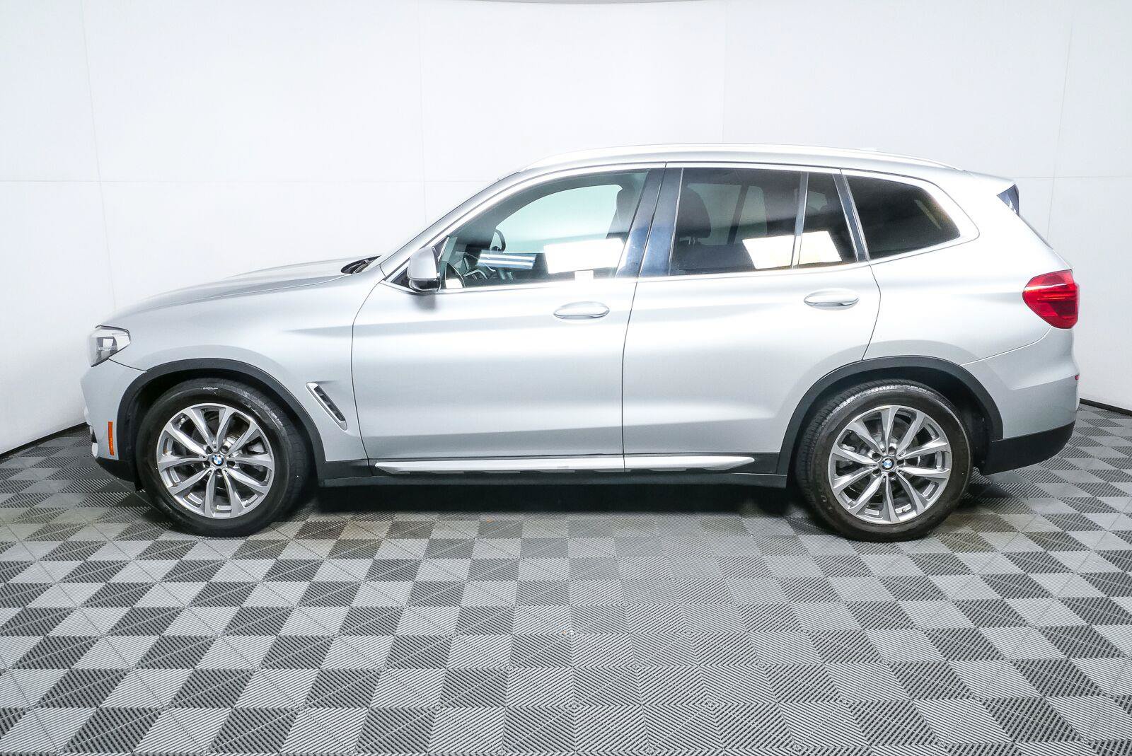 Used 2019 BMW X3 sDrive30i w/ Driving Assistance Package RWD image 29
