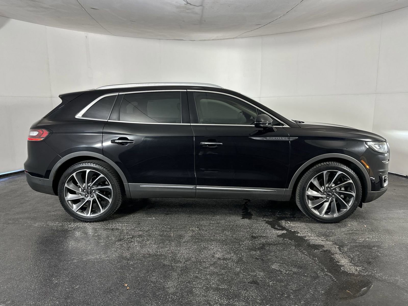 Used 2019 Lincoln Nautilus Reserve image 13