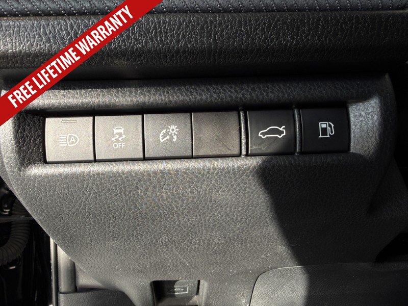 Used 2025 Toyota Camry SE FWD image 32