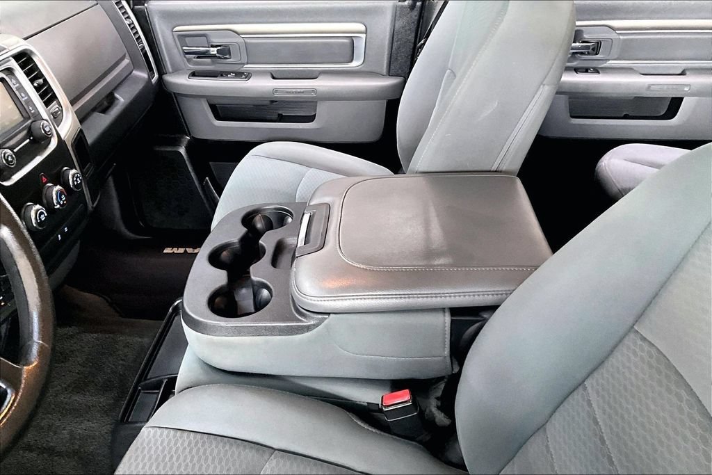 Used 2017 RAM 1500 Classic SLT AWD/4WD image 16