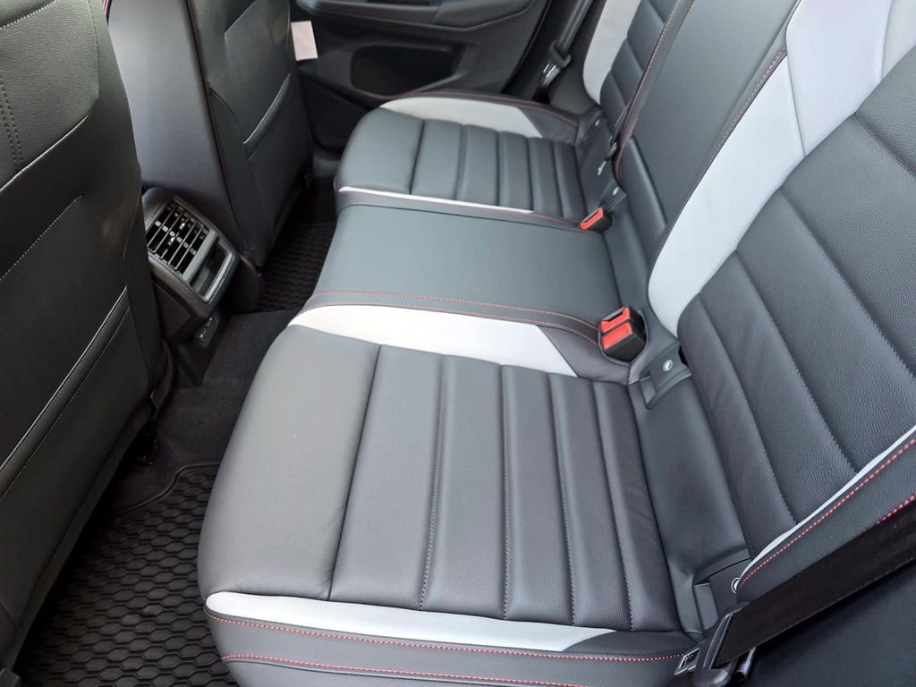 New 2026 Volkswagen GTI SE FWD image 25