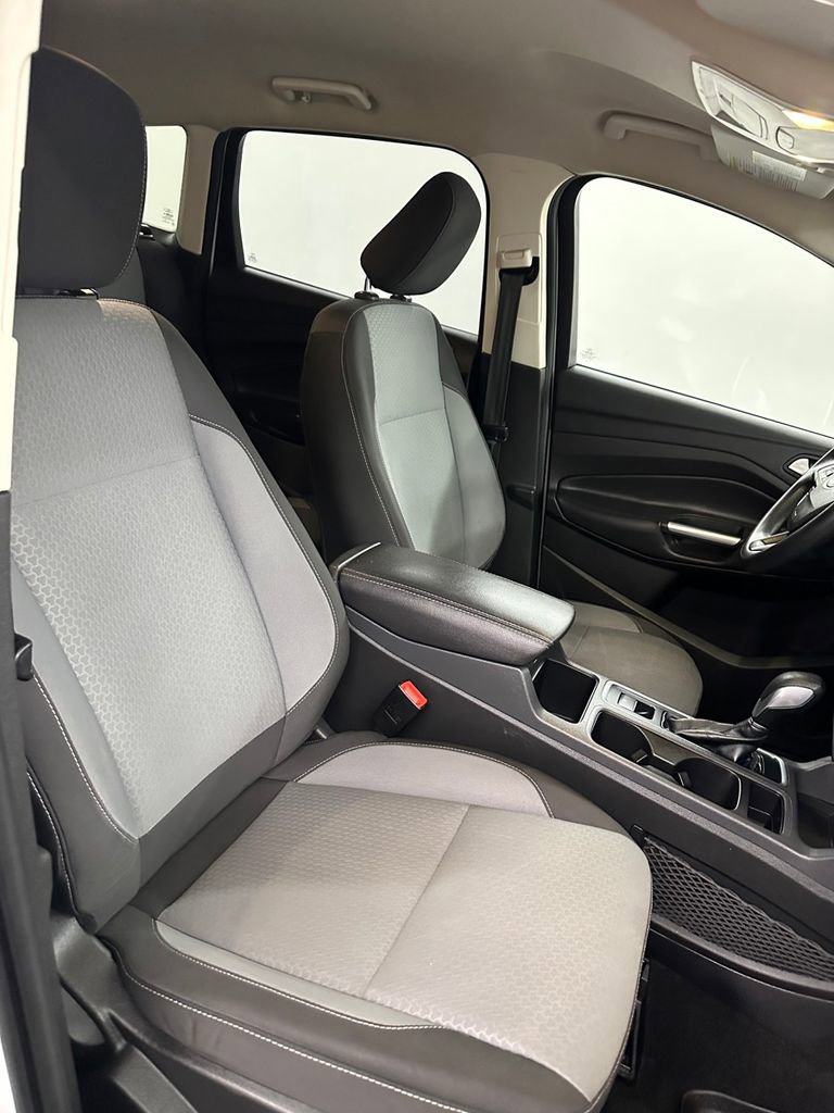 Used 2018 Ford Escape SE w/ SE Sync 3 Package AWD/4WD image 33