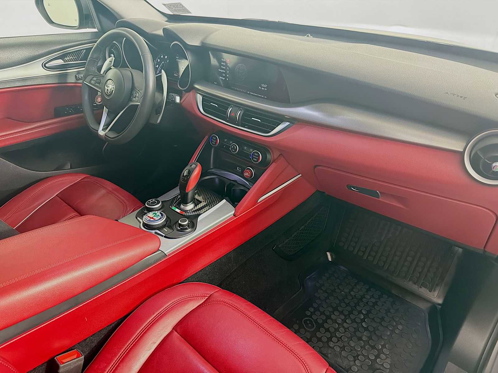 Used 2019 Alfa Romeo Stelvio Sport w/ Quick Order Package 22J Sport AWD/4WD image 28