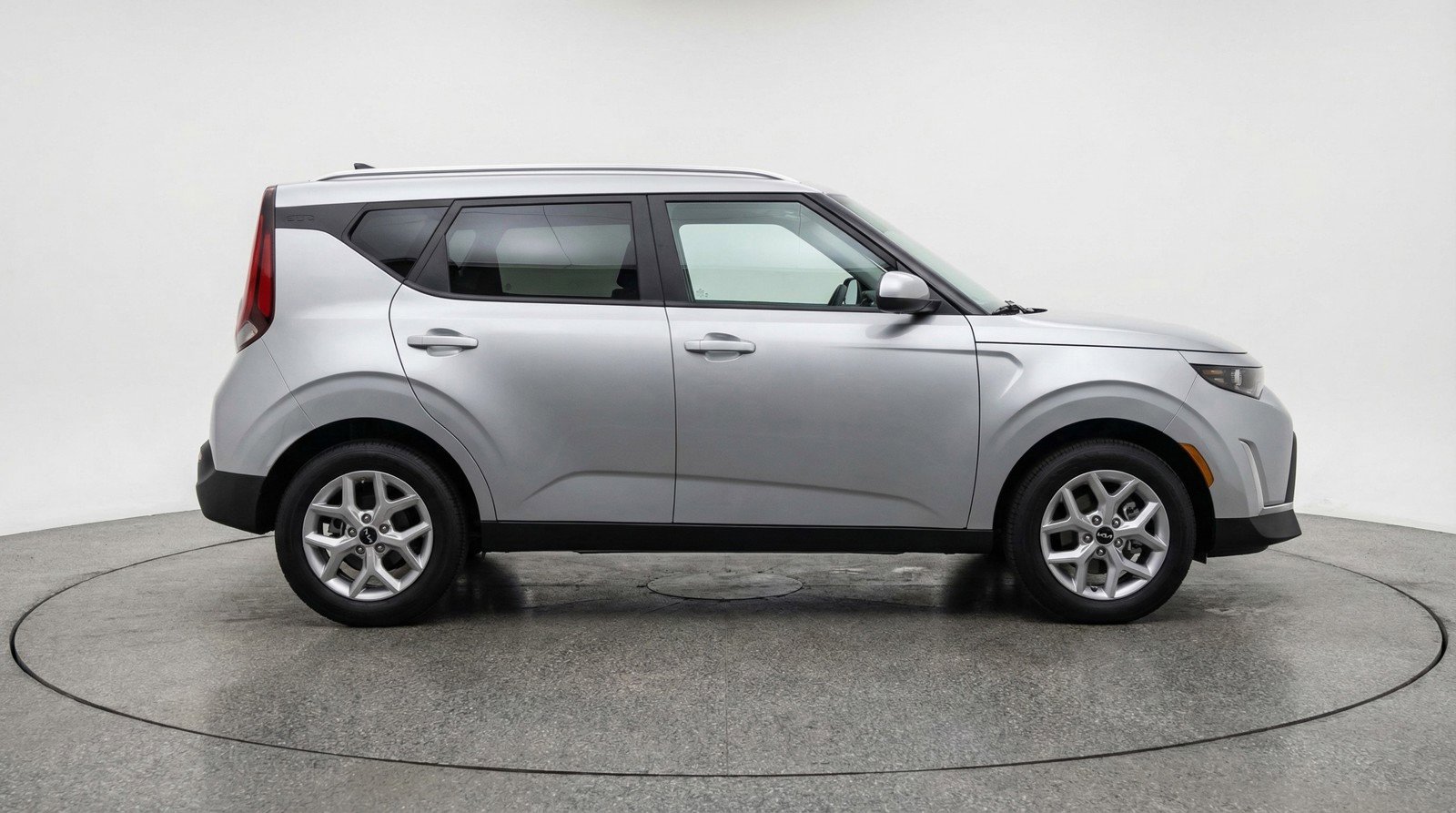 Used 2025 Kia Soul LX w/ LX Technology Package image 11