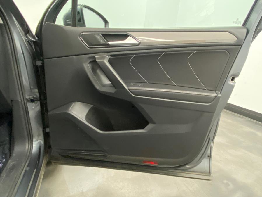 Used 2023 Volkswagen Tiguan SE AWD/4WD image 42