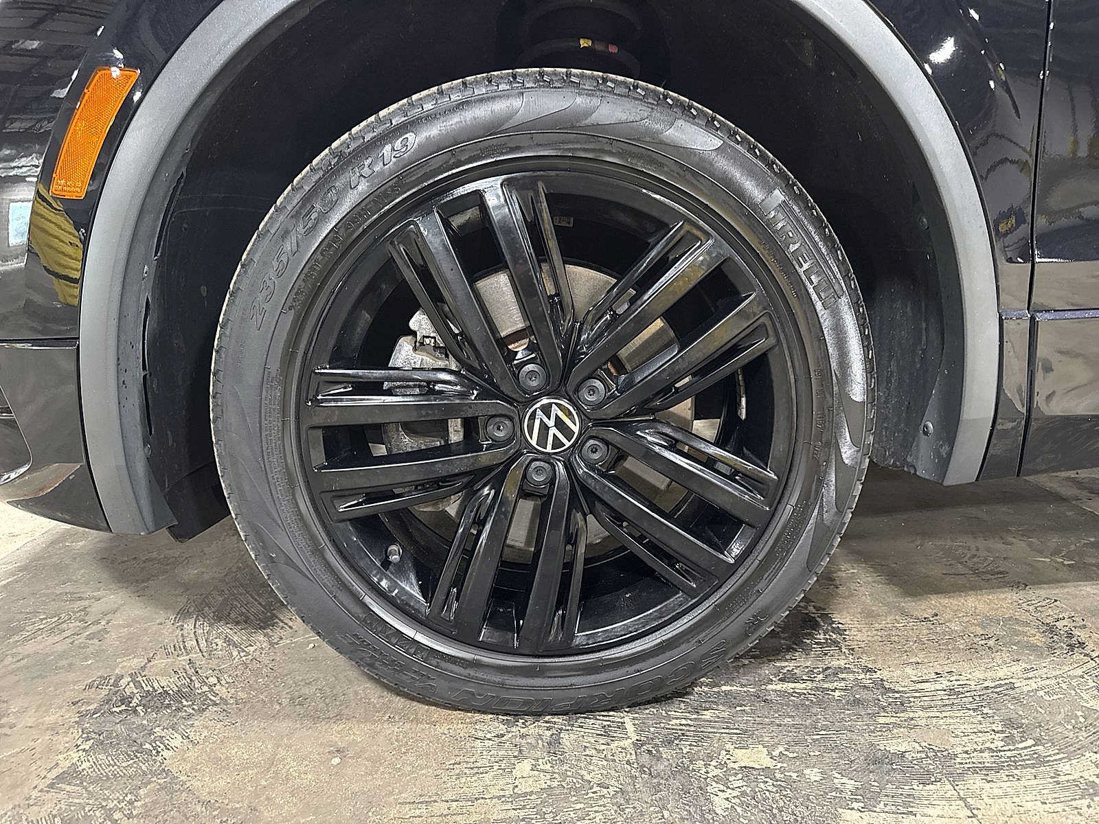Used 2022 Volkswagen Tiguan SE R-Line AWD/4WD image 10