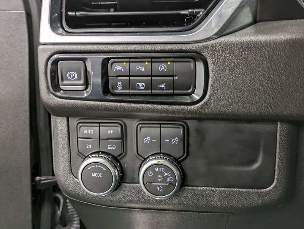 Used 2026 GMC Yukon XL Denali w/ Sun & Power Step Package image 21