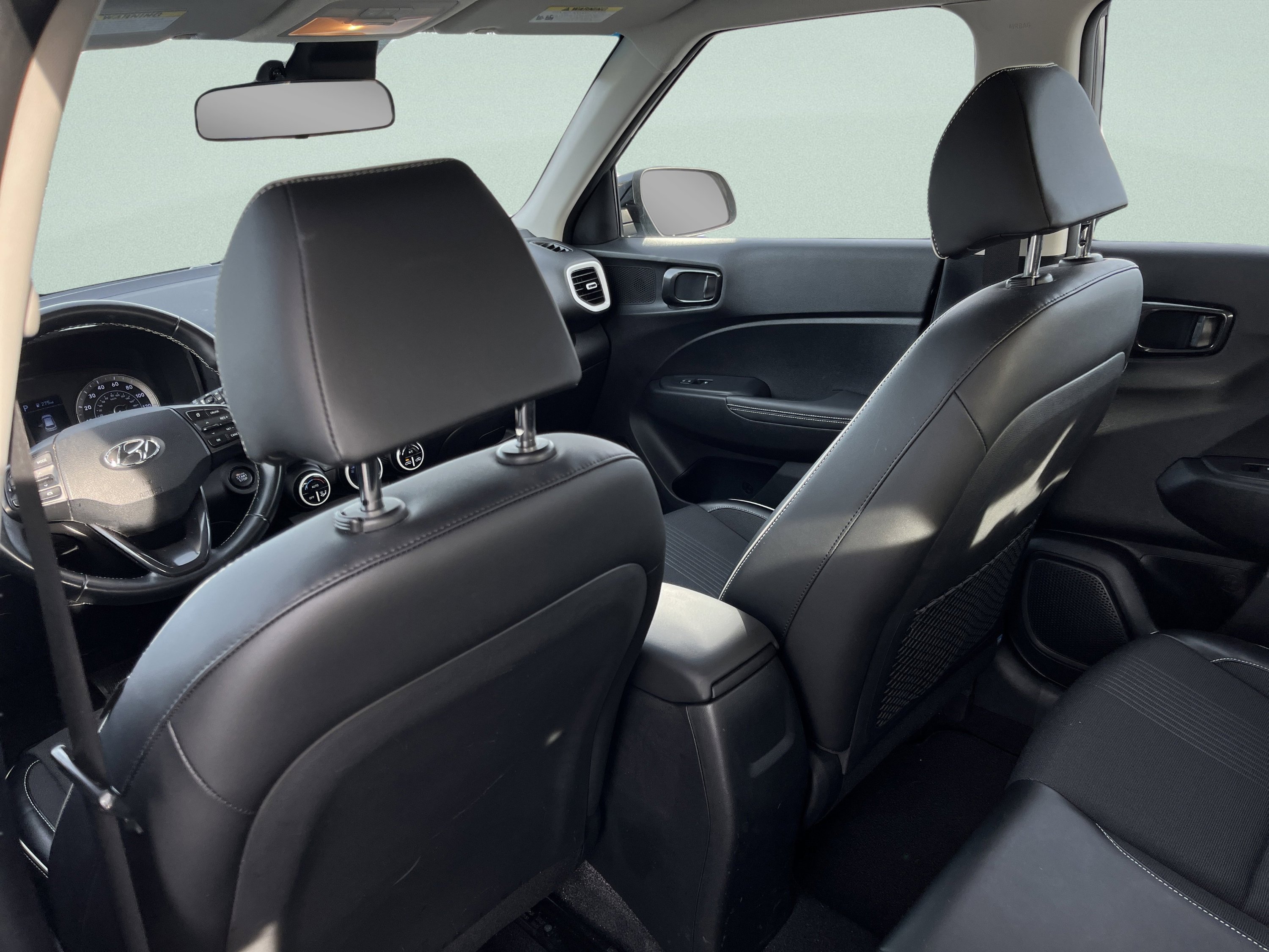 Used 2022 Hyundai Venue Limited FWD image 24