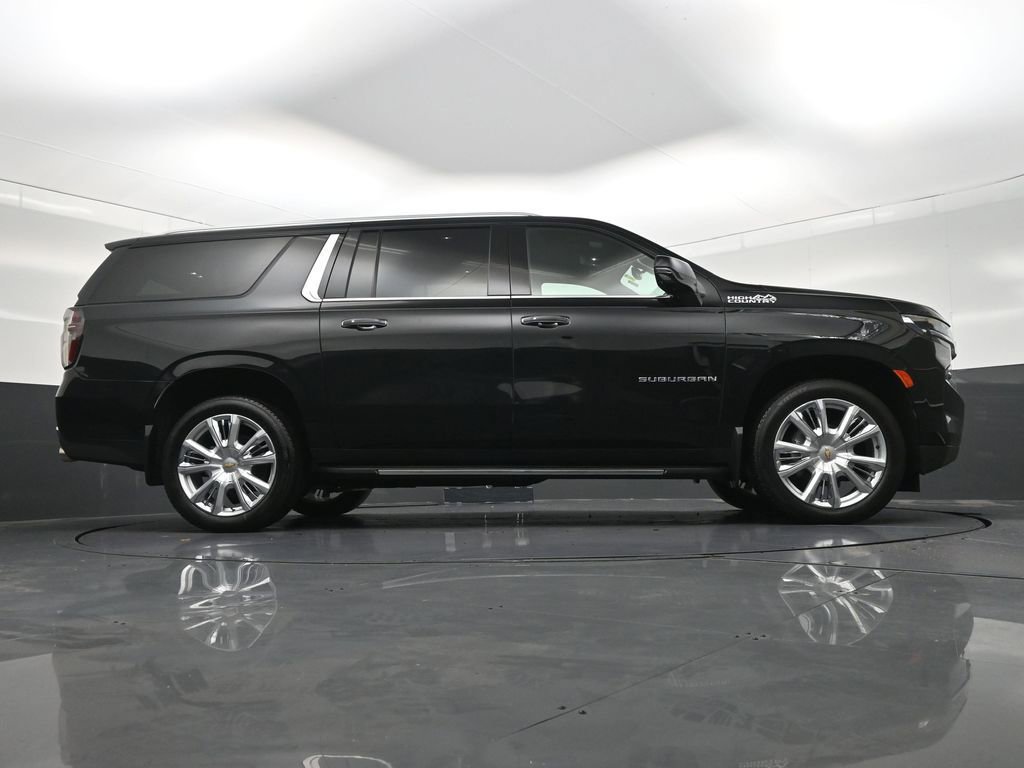 Used 2024 Chevrolet Suburban High Country AWD/4WD image 28
