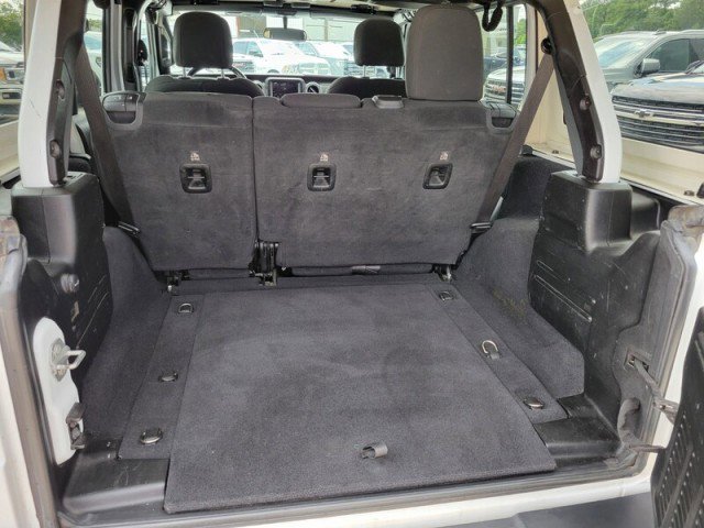 Used 2020 Jeep Wrangler Unlimited Sahara image 7