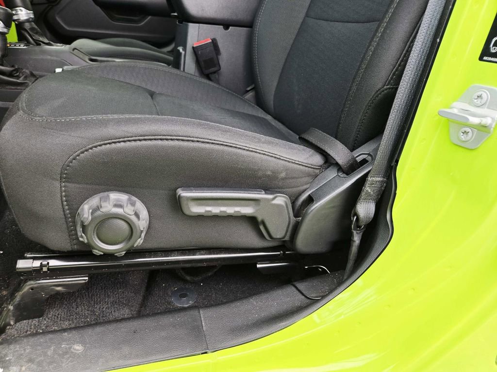 Used 2021 Jeep Wrangler Unlimited Sport image 33