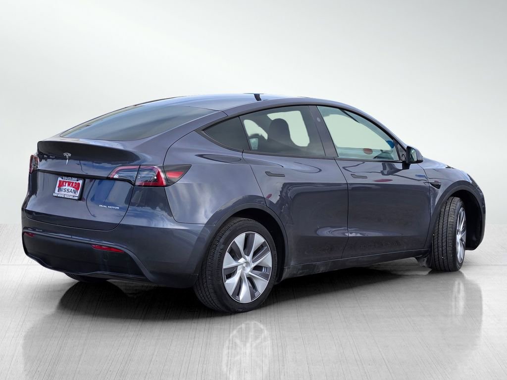 Used 2023 Tesla Model Y Long Range image 4