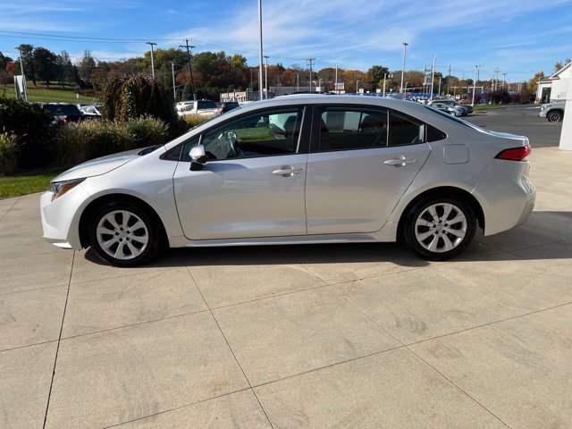 Used 2021 Toyota Corolla LE w/ Carpet Mat Package (TMS) FWD image 4
