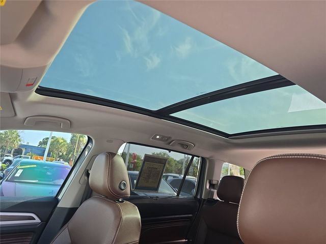 Used 2023 Volkswagen Atlas SE w/ Panoramic Sunroof Package FWD image 32