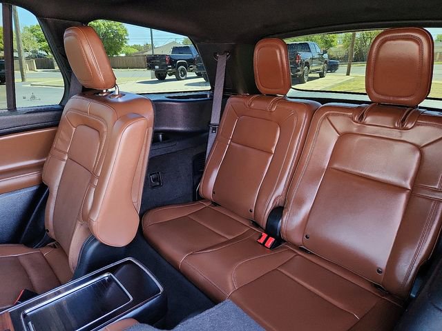 Used 2023 Lincoln Aviator Reserve w/ Equipment Group 201A image 10