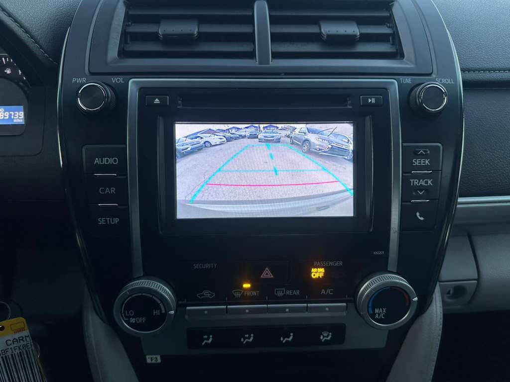 Used 2014 Toyota Camry L image 14