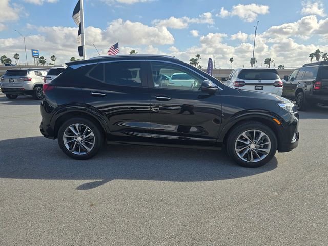 Used 2023 Buick Encore GX Select w/ Sport Touring Package FWD image 4