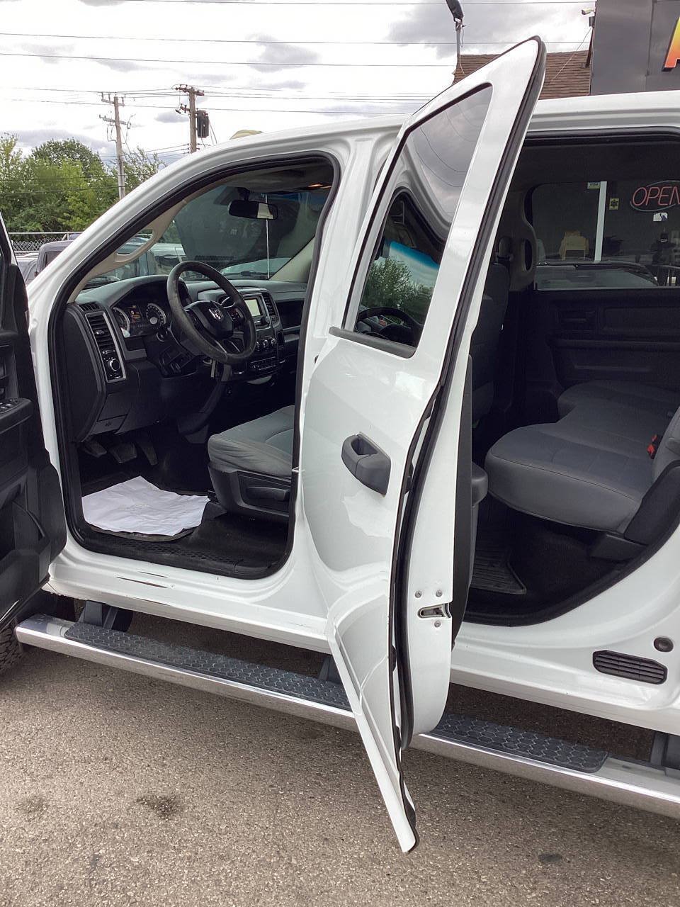 Used 2017 RAM 2500 Tradesman w/ Chrome Appearance Group AWD/4WD image 20