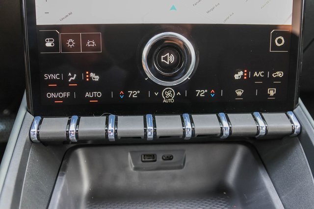 New 2026 GMC Terrain AT4 w/ Technology Package II image 18